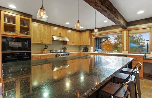 Truckee House | Sierra Vista Haus- Truckee/Tahoe- Relaxing Mountain Retreat