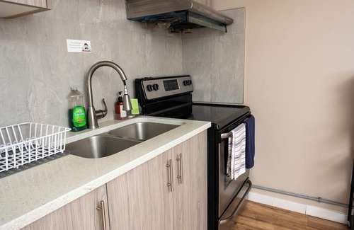 Varsity House | Cozy 3BD Basement Suite, 1 Bath in Varsity