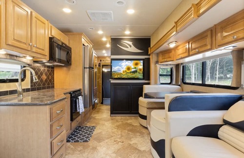 Osage Beach House | RV Retreat - Pool - Next to Margaritaville