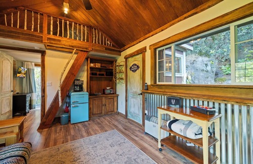 Forest Meadows House | 15 minutes from Murphys, Bocce Ball, Hot Tub, Pool Table, Sleeps 12