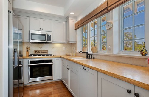 Laguna House | NEW Storybook Cottage, 1BD w/Office, Downtown, Walk Everywhere!