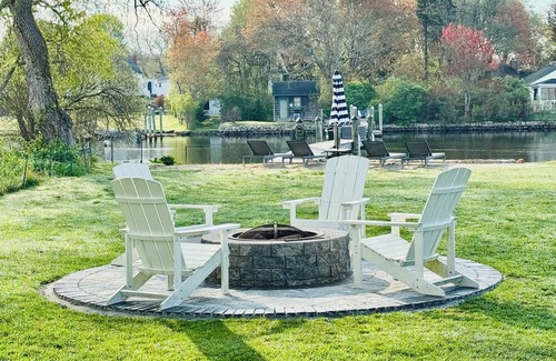 Kenyon House | Serene Fully Remodeled Waterfront Cottage with Brand New Dock & Great Views!