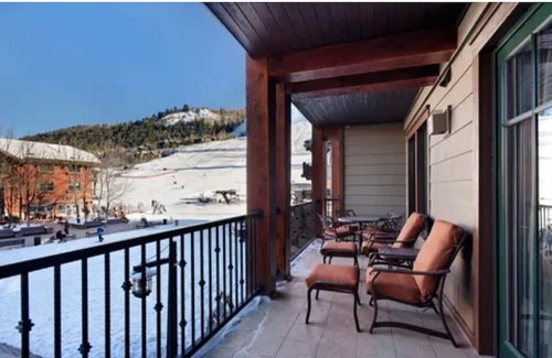Aspen Apartment | Ritz Carlton ASPEN Highlands Full Mountain View with gorgeous terrace! Top Floor