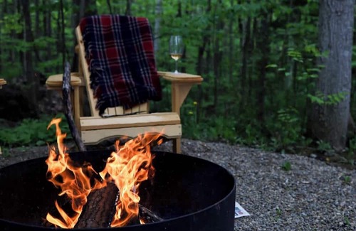 Miller Lake House | Boho Glamping near Tobermory