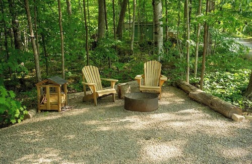 Miller Lake House | "The Explorer" Glamping Tent near Tobermory