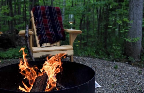 Miller Lake House | Renovated RV Near Tobermory & The Grotto