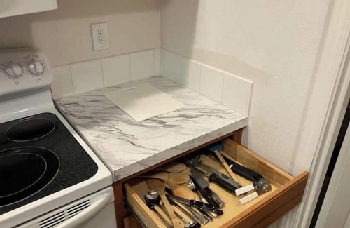 Hazelwood Apartment | Cute Studio Apartment SE Portland