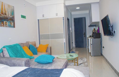 Mlolongo Apartment | Cozy studio with WiFi and fitness room in charming PridelandsnFamily friendly
