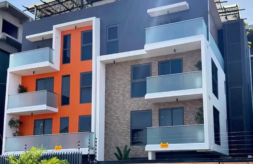 North Ridge Apartment | Stylish 2BR in Cantonments - Pool, Gym, Rooftop - Ideal for Long Stays