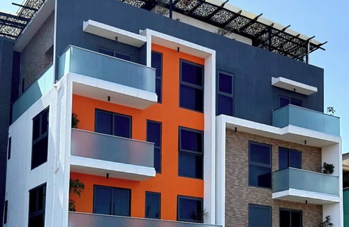 North Ridge Apartment | Stylish 2BR in Cantonments - Pool, Gym, Rooftop - Ideal for Long Stays