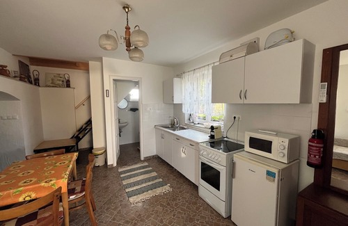 Nemesgulacs Cottage | Cosy one bedroom cottage with perfect views with AC close to Lake Balaton