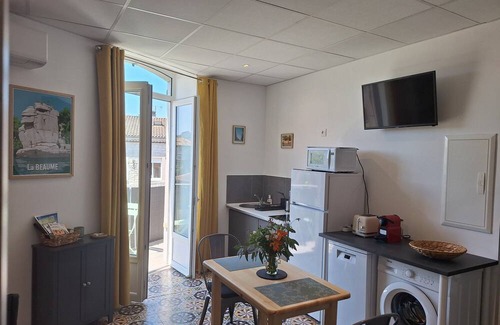 Ruoms Apartment | Charming studio with swimming pool in the heart of Ruoms, Ardèche