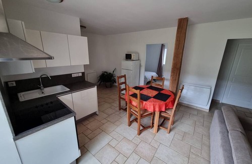 Meyrals House | Apartment in country house in charming village