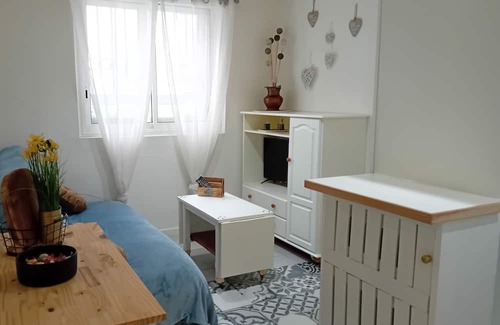 Malpasse Bed & Breakfast | Independent, private guest studio