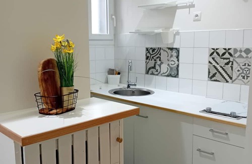 Malpasse Bed & Breakfast | Independent, private guest studio
