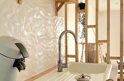 Saint-Genis-Laval Apartment | Quiet, detached T2 apartment/10 min from Lyon Centre/Private car park/Terrace