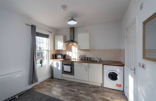 Neath Apartment | Fully Equipped Kitchen, Double room