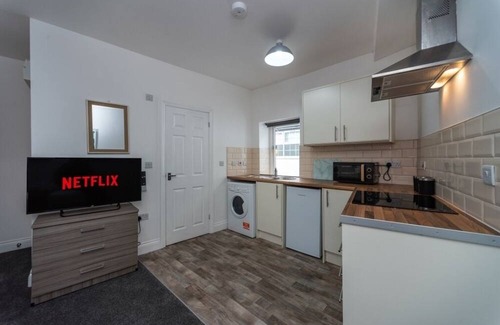 Neath Apartment | Fully Equipped Kitchen, Double room