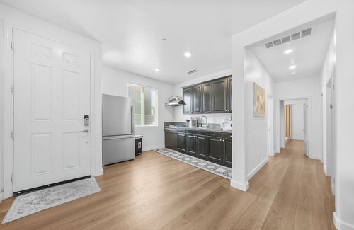 Mira Loma Cottage | RBD near the airport/nea rthe golf