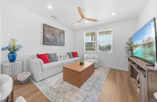 Mira Loma Cottage | RBD near the airport/nea rthe golf