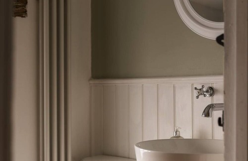 Winchcombe House | The Old Shop