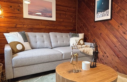 North Pole Cabin | Birch + Bjørn Tiny Home: Aurora Viewing & Sun Deck