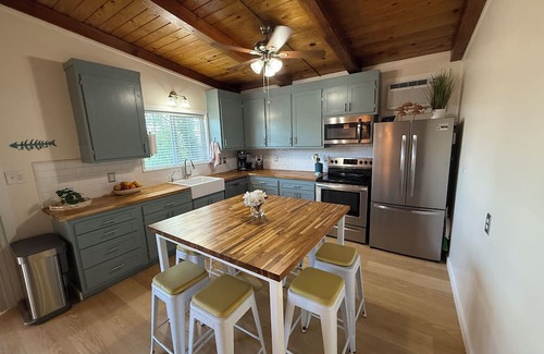 Bethel Island House | A Delta Catch! 3-bedroom house in Bethel Island with WiFi and AC