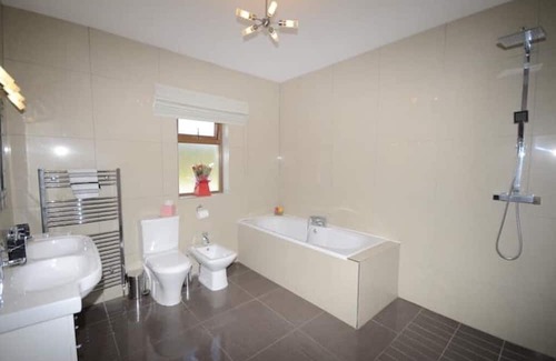 Ballymacarthur Bed & Breakfast | INISH DELUXE SUITE