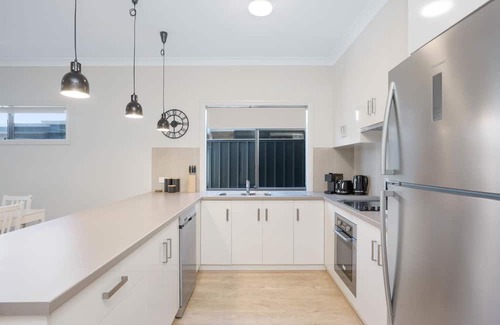 Goolwa House | Brooking's Perch, Walk to Shops & River, WiFi