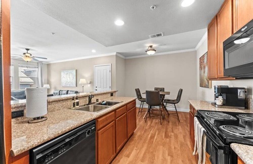 Reno/Tahoe Airport Apartment | New Trendy 1BR Apartment with Heated Pool, Gym & Minigolf