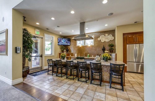 Reno/Tahoe Airport Apartment | New Cozy & Stylish 1BR with Heated Pool, Relaxing Spa & Sauna