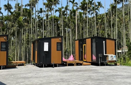 Gukeng Cabin | California Good Day Campground 1 by Tiny Away (加州好日子露營區1)