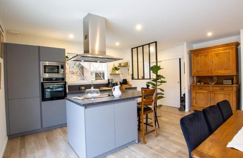 Chateau-l'Eveque Cottage | Independent house with private pool, Wi-Fi and air conditioning