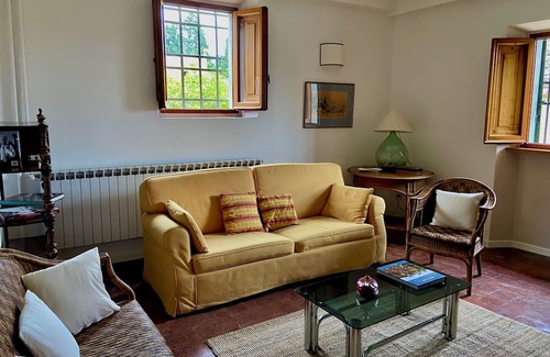 Calenzano House | OLIVE TREES - FARMHOUSE ESTATE SAN DONATO