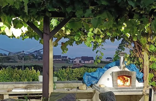 Plozevet House | Ty Gwenn Longere, Sea views, sunlit garden & BBQ terrace for al fresco dining