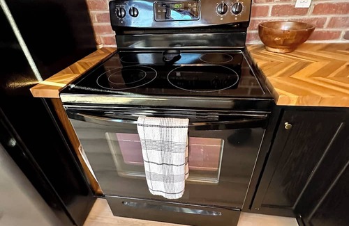 Higgins Lake Ski Chalet | Higgins Lake Cabin 5 min from South State Park!