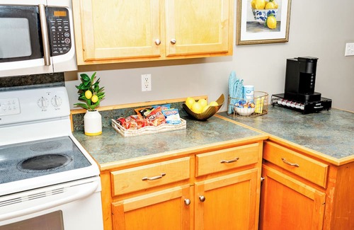 Broussard House | Hometown Hideaway Family Retreat King Suite 6 mi to Youngsville Sports Complex