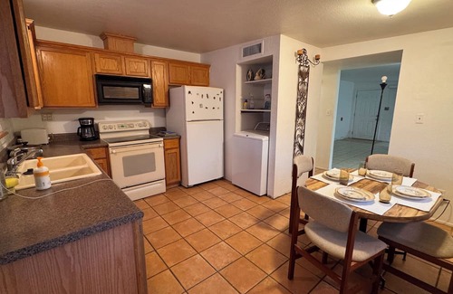 Midtown House | Charming 2-bedroom house with AC, WiFi in awesome Tucson
