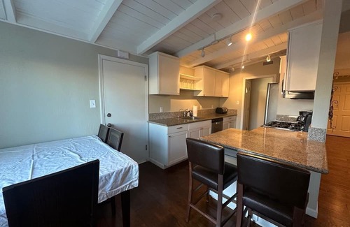 Davis House | Charming 3-bedroom house with AC, WiFi near downtown Davis