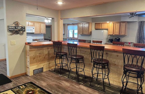 Lynch House | Spacious 5-bedroom house with WiFi, AC in charming Lynch