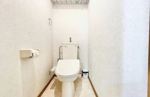 Okubo Apartment | Takadanobaba 305, centrally located in Shinjuku-ku.