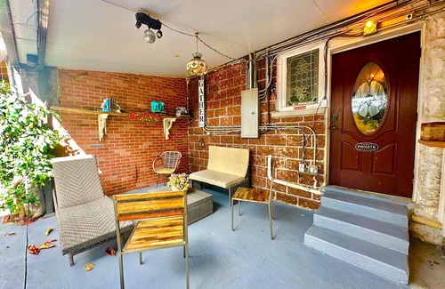 Midtown Cottage | Entire House Five Vintage-Style Theme Rooms
