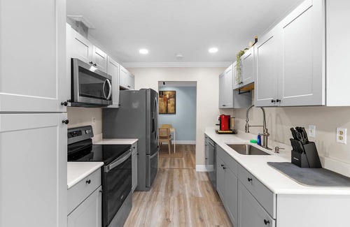 Tamarac House | Lakefront 3BR Home in Tamarac – Peaceful Views & Cozy Comfort