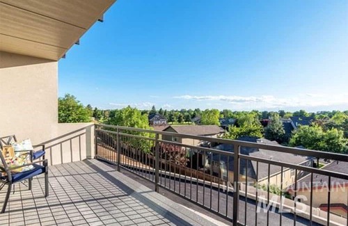 East End House | Spacious & Modern ~ Free E-Bikes ~ Pet-Friendly ~ Prime East End Location