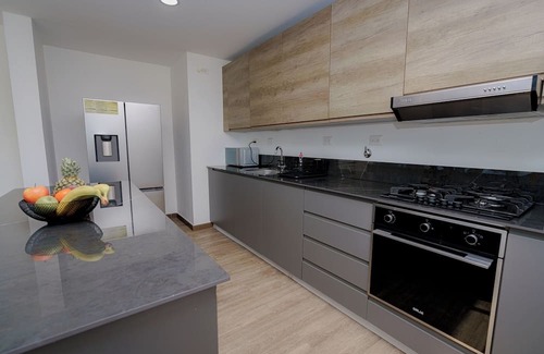 San Francisco Apartment | Luxury 3BR apt with Cityview free parkingandbalcony