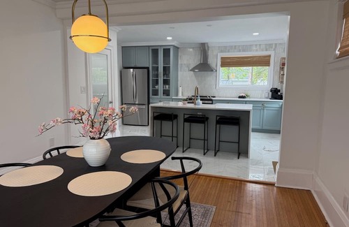 Utica House | Cozy 4-bedroom house in South-Utica!