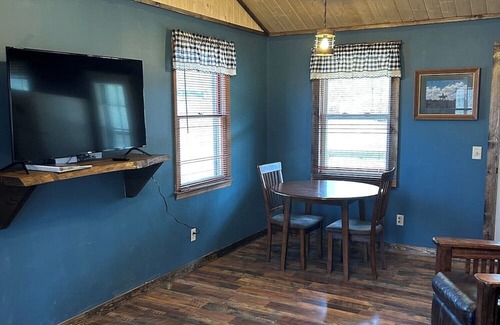 Springmaid Mountain Cottage | Pet Friendly Cottage in Spruce Pine NC