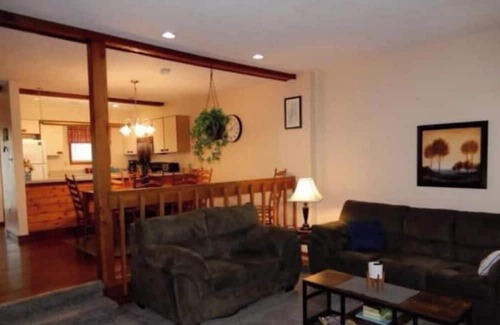 East Stroudsburg House | Poconos Dream House