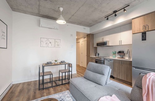 Shaughnessy Village Apartment | Cozy 1BR- Concordia- Gym