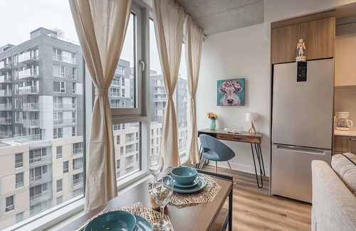 Shaughnessy Village Apartment | Concordia- Sleeps 3 S